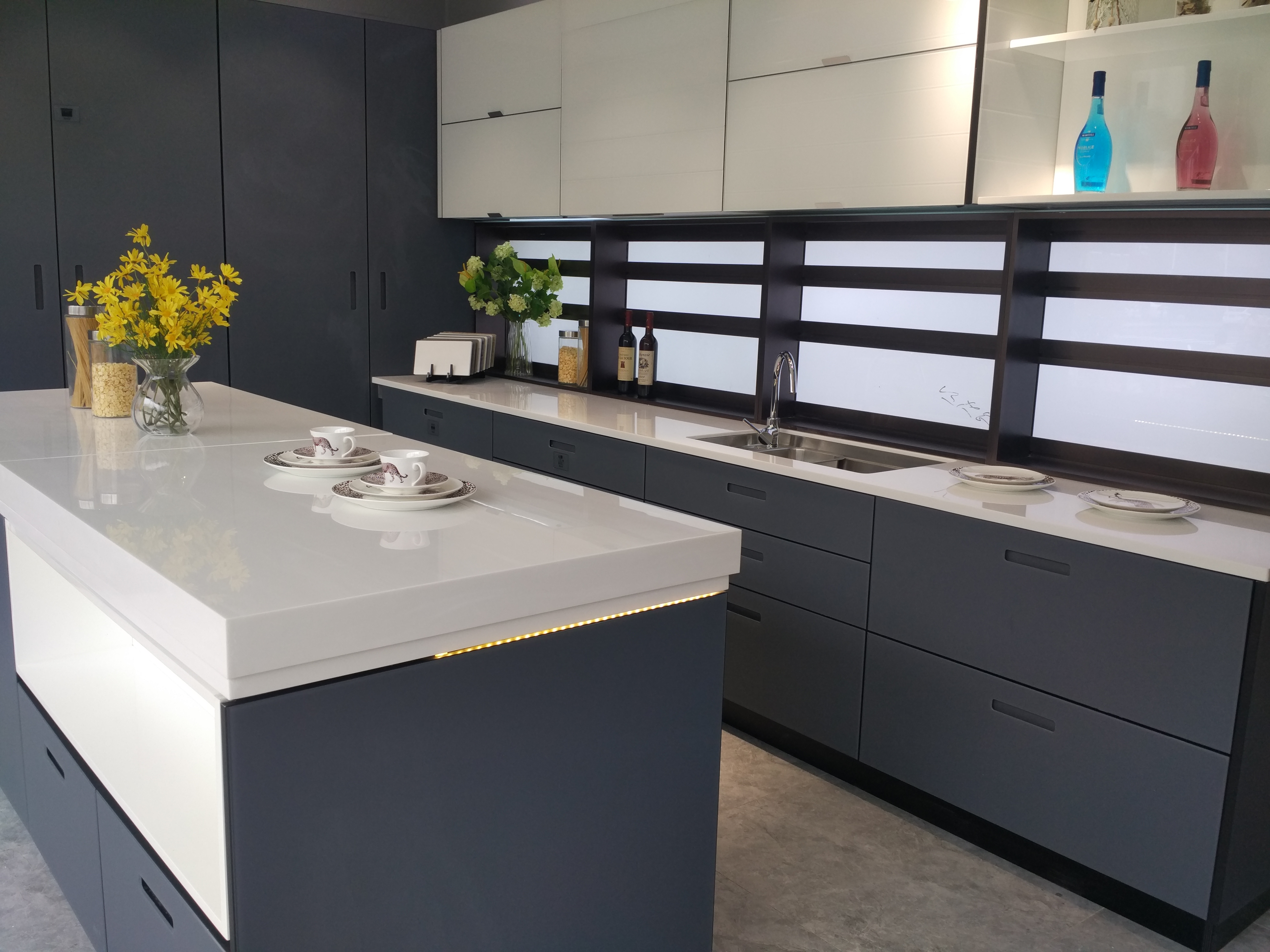 Pedra Projetada / Superfície Sólida / Mármore Artificial / Cores Corian